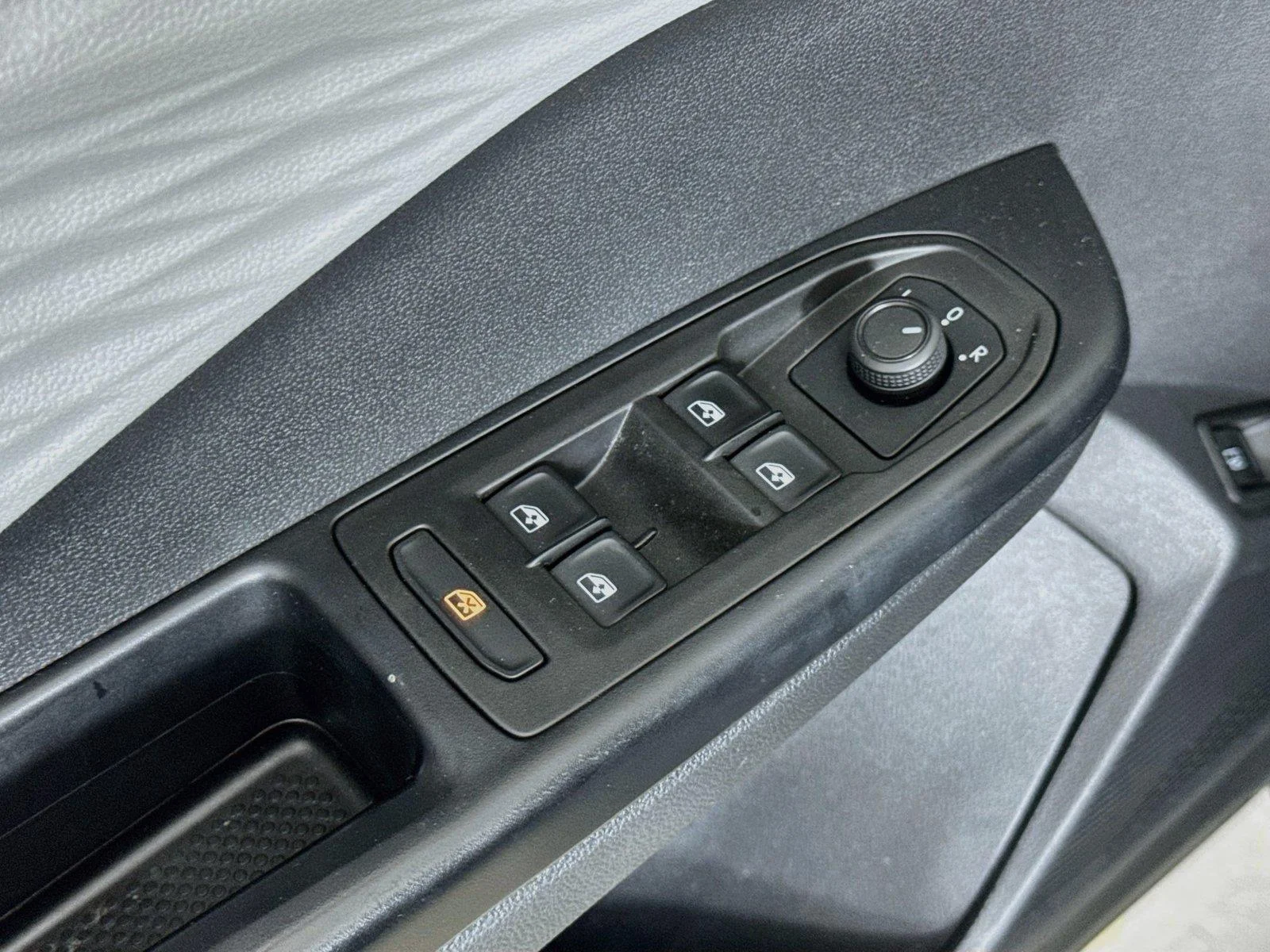 Used 2023 Platinum Gray Metallic Volkswagen S image 17