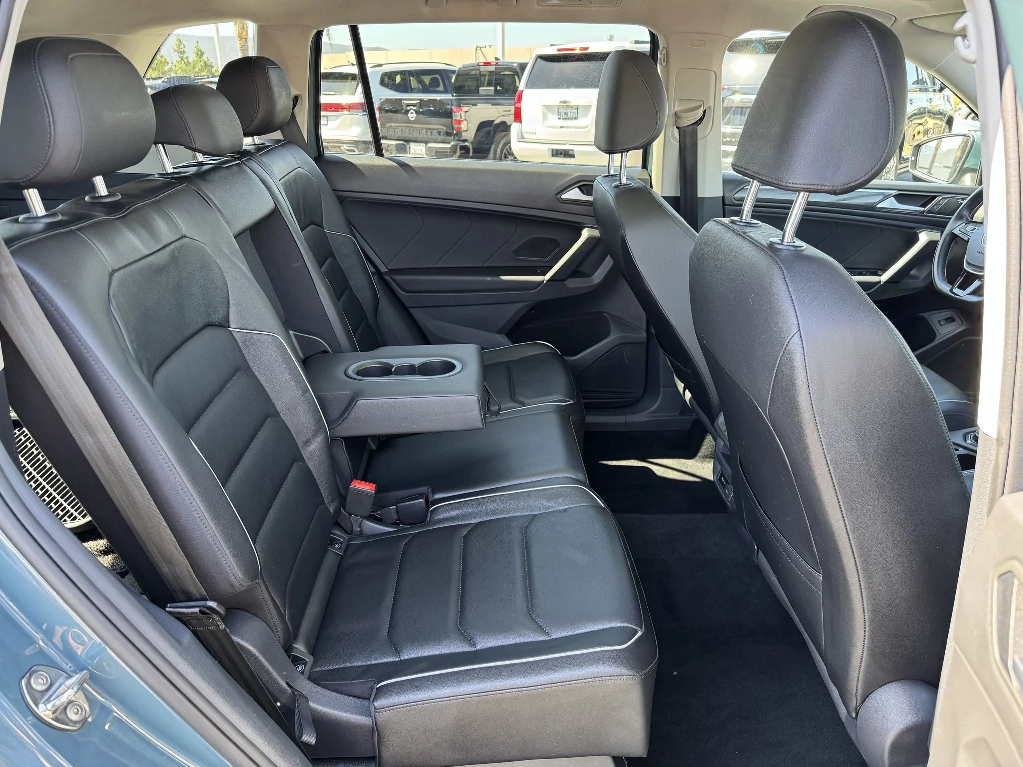 Used 2019 Stone Blue Metallic Volkswagen SEL Premium image 32