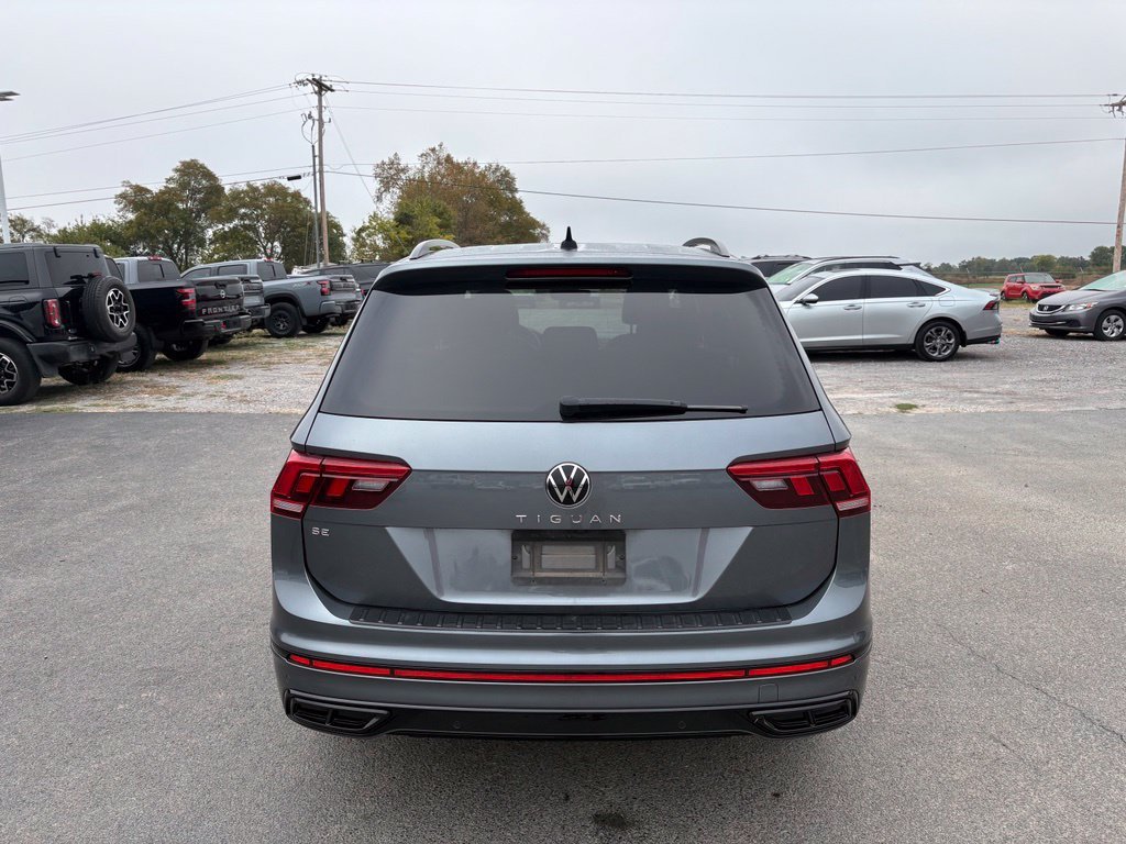 Used 2022  Volkswagen 2.0T SE R-Line Black image 6