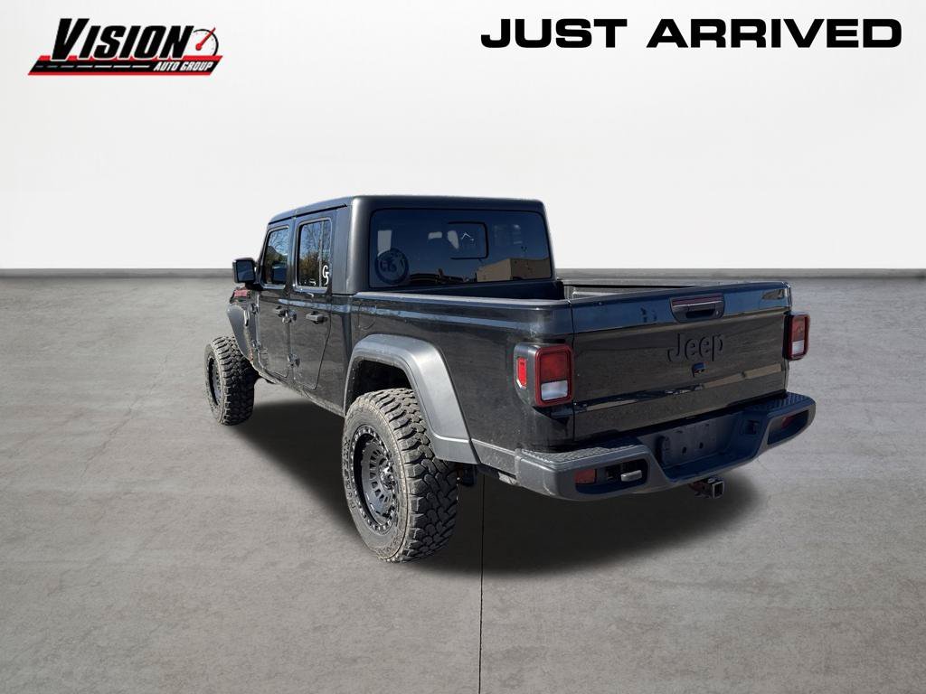 Used 2020 Black Jeep Sport image 9