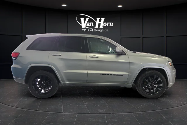 Used 2017 Billet Silver Metallic Jeep Altitude image 8