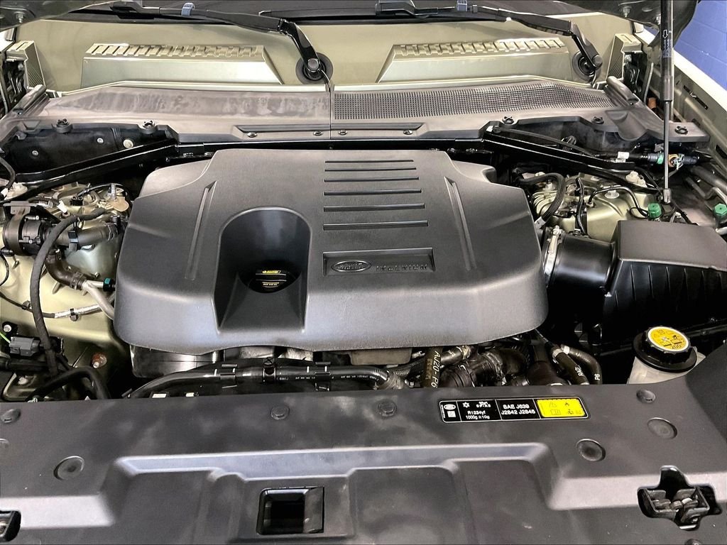 Used 2020 Green Land Rover SE image 35
