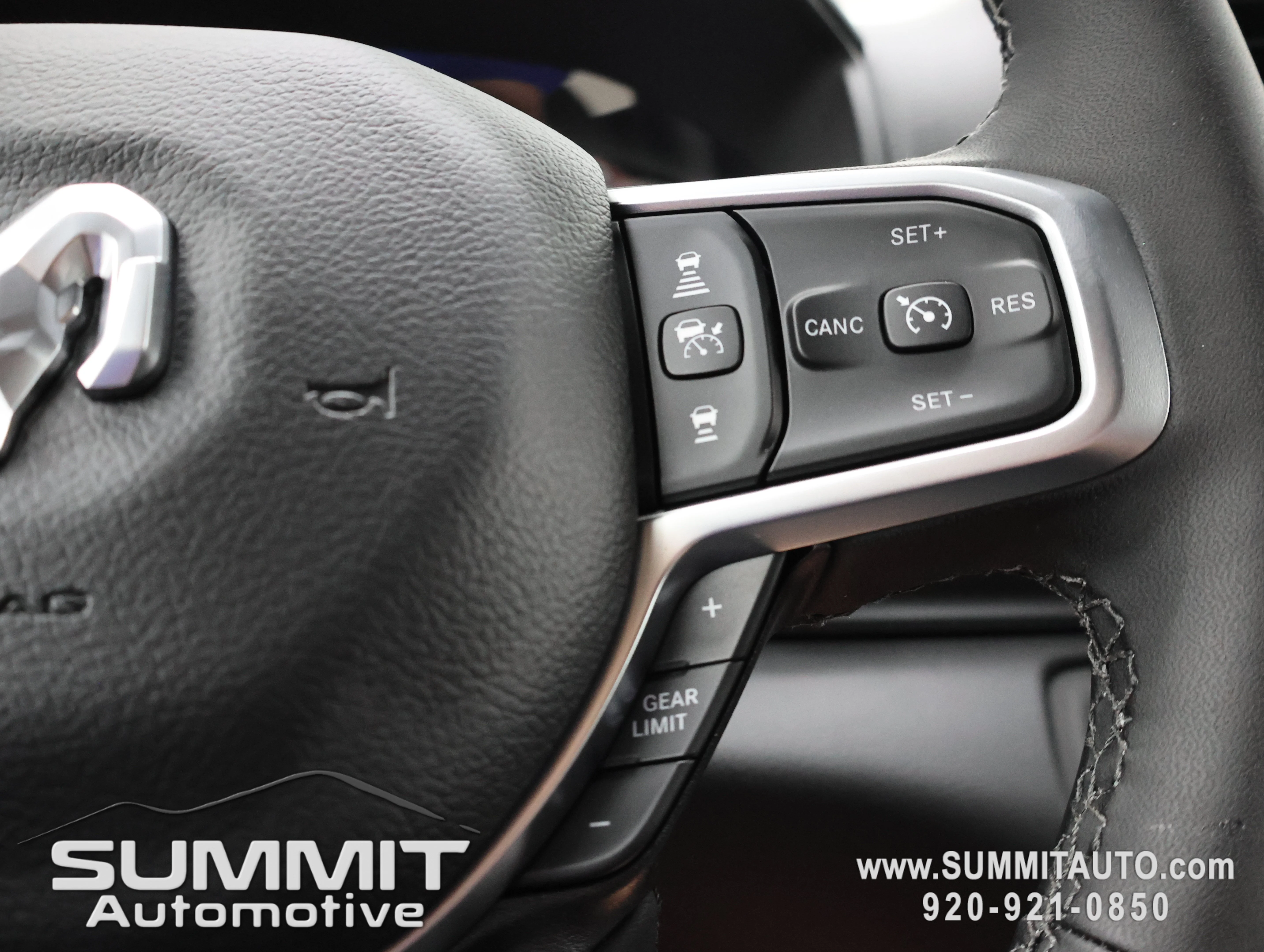 New 2026 Diamond Black Crystal Pearl-Coat Exterior Paint RAM Big Horn/Lone Star image 14