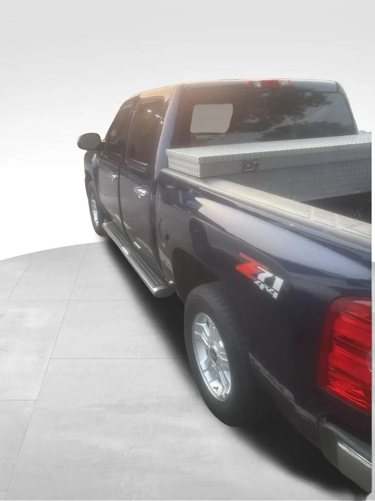 Used 2011 Blue Chevrolet LT image 11