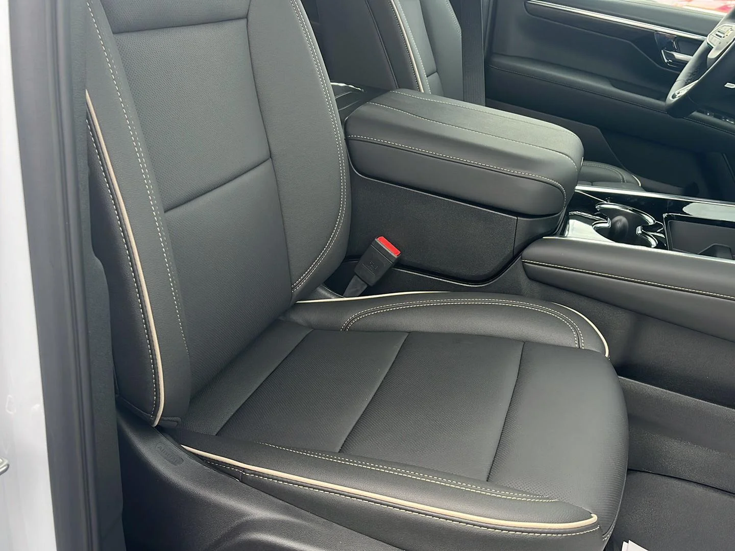 New 2026 Polar White Tricoat Chevrolet Premier image 34