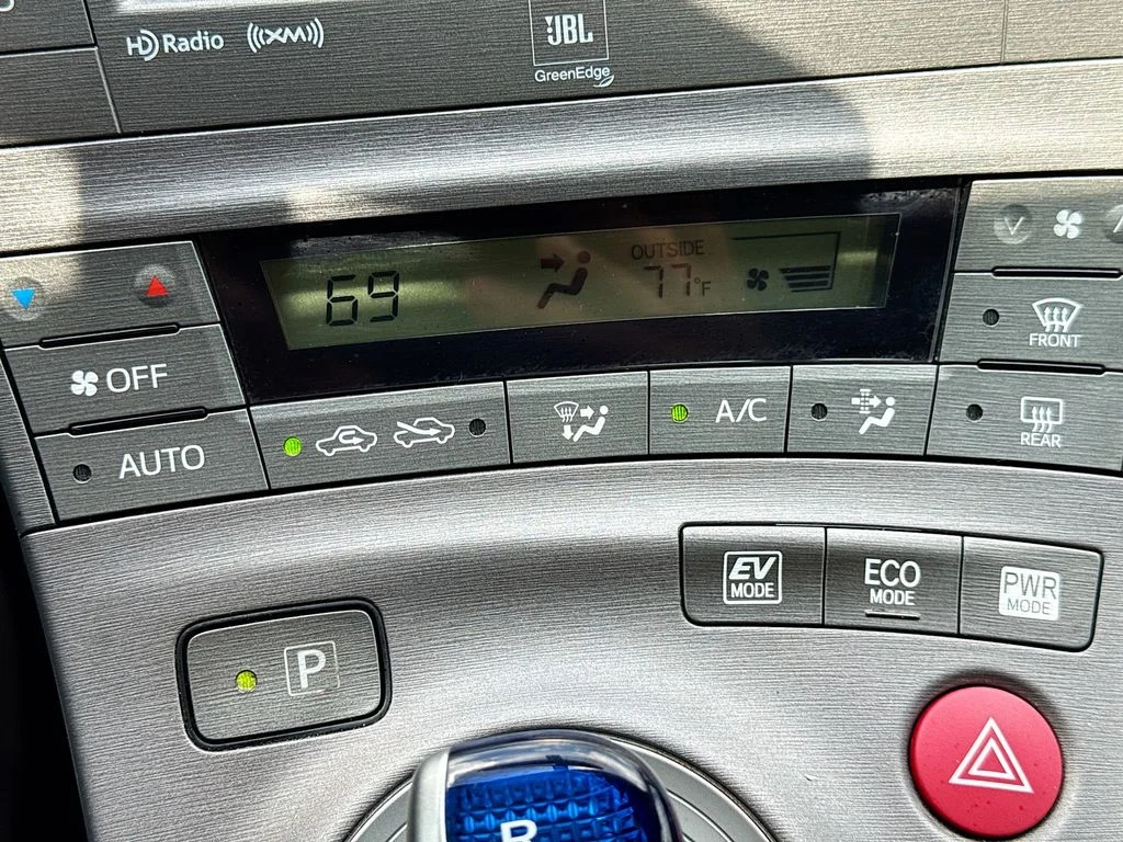 Used 2014 Red Toyota Five image 18
