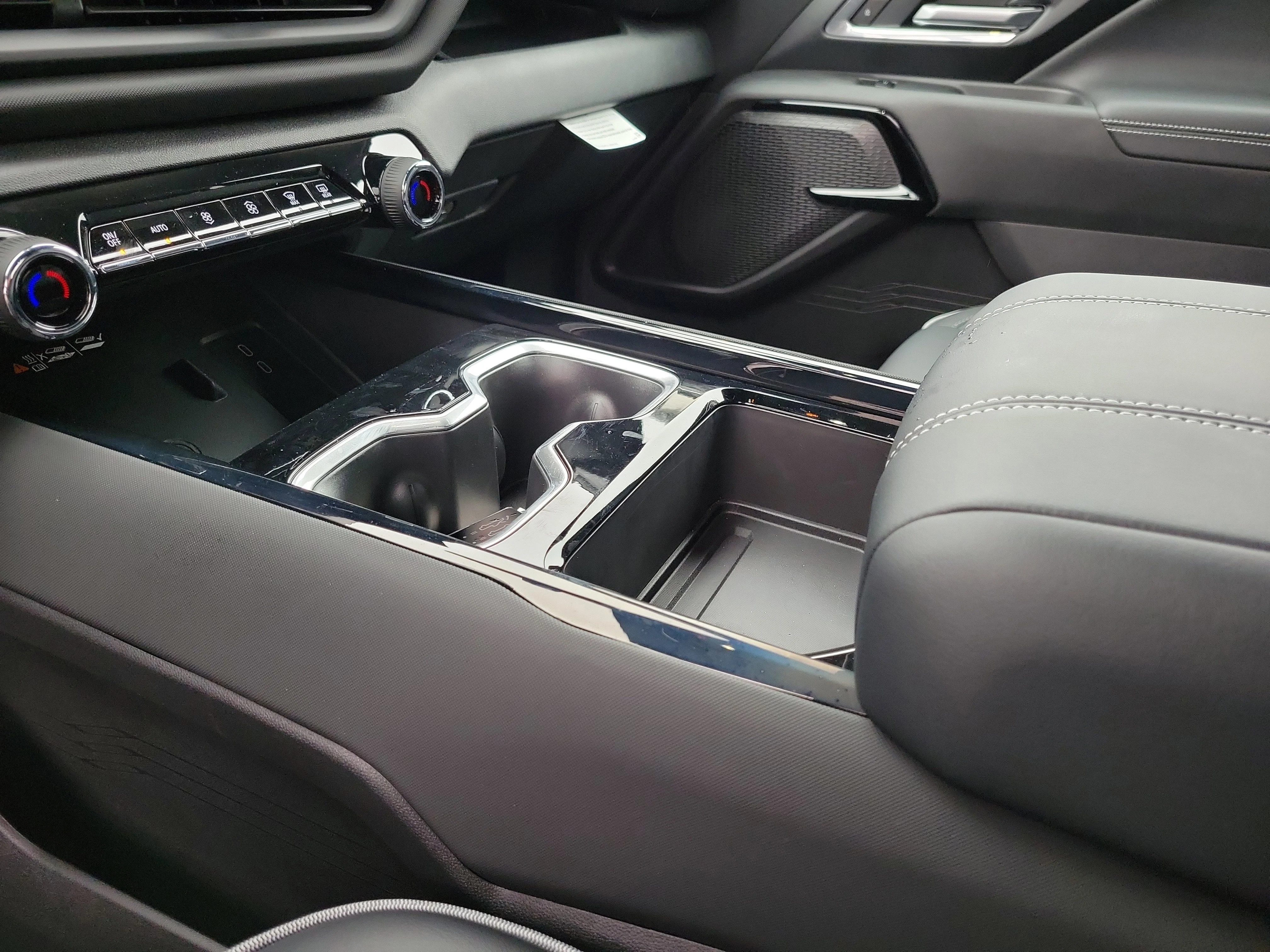 2026 Chevrolet Silverado EV LT - Photo 29