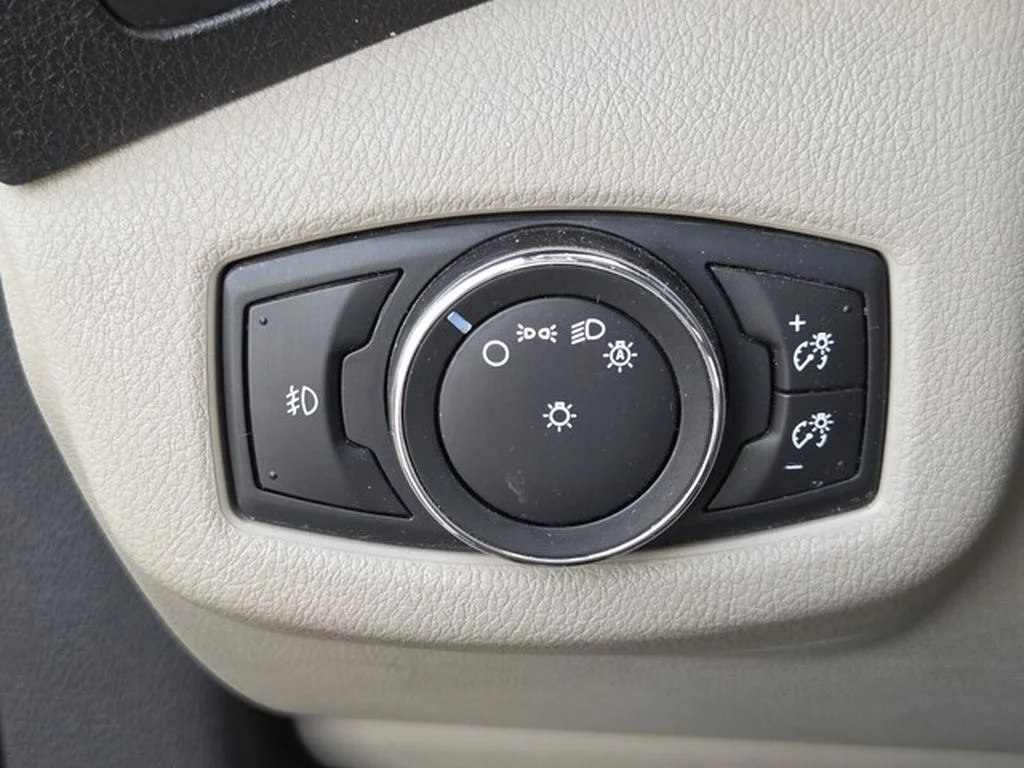 Used 2016 Magnetic Metallic Ford Titanium image 30