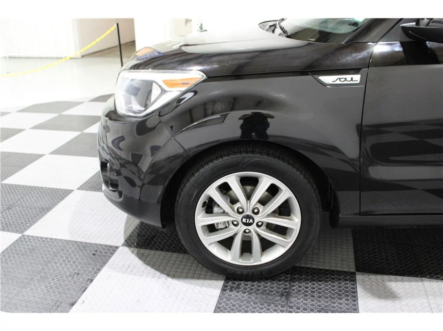 Used 2019 Shadow Black Kia + image 9