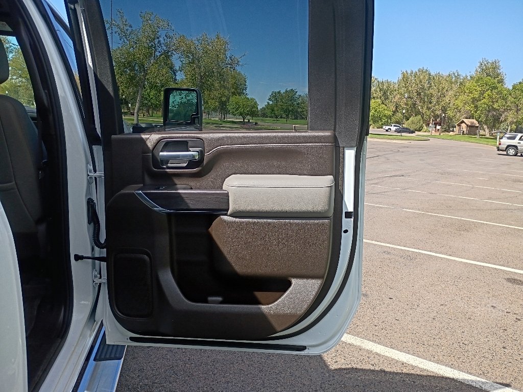 Used 2021 Summit White Chevrolet LTZ image 14