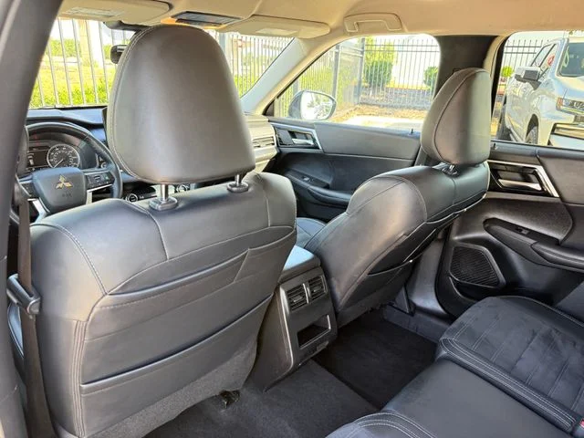 Used 2024 Blue Mitsubishi SE image 26