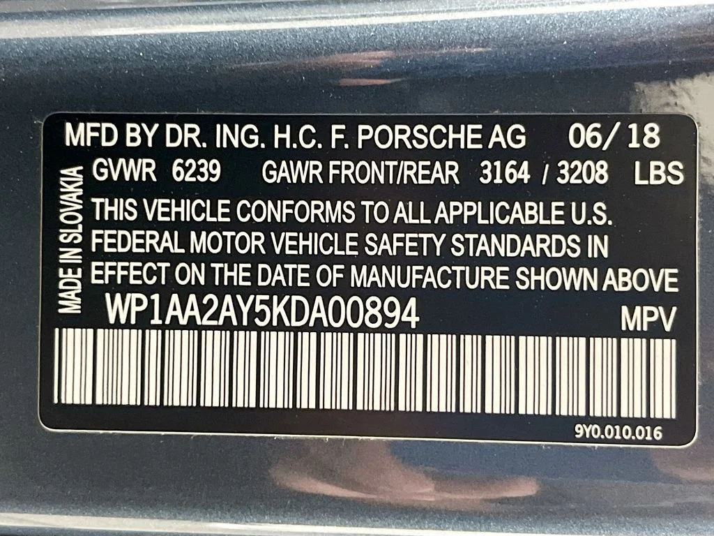 Used 2019 Biscay Blue Metallic Porsche  image 34