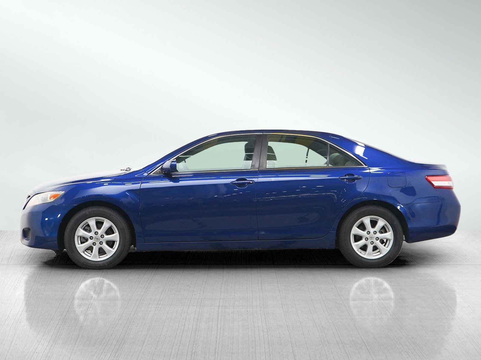Used 2011 Toyota Camry LE with VIN 4T4BF3EK7BR148646 for sale in Burnsville, Minnesota