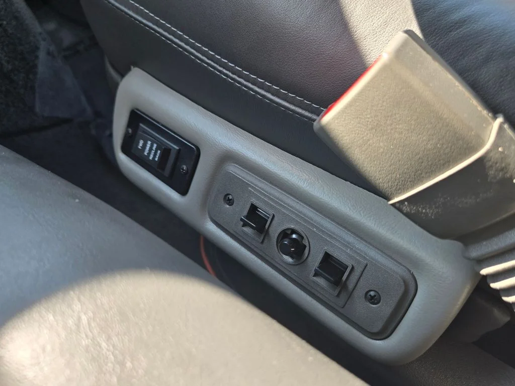 Used 2022 Black Chevrolet Explorer Limited SE image 18
