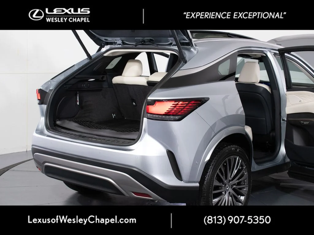 Used 2024 Silver Lexus 350 Luxury image 12