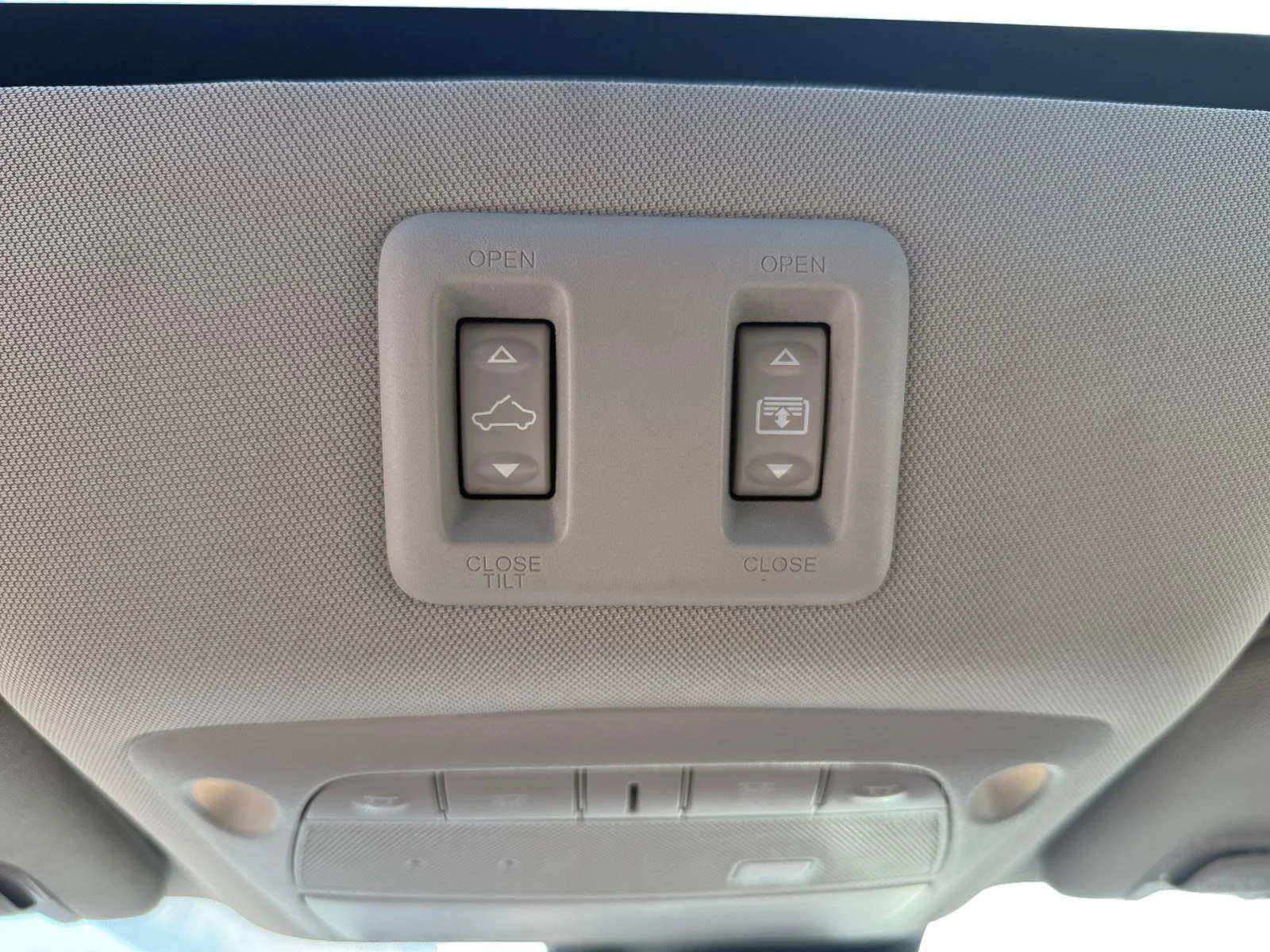 Used 2024 Super Black Nissan Platinum image 17