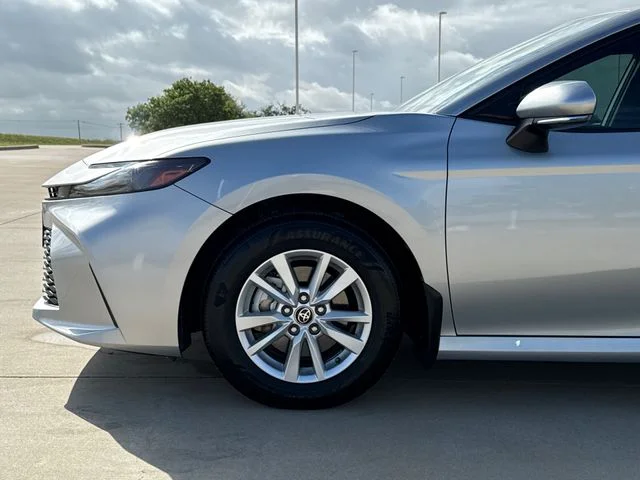 Used 2025 Silver Toyota LE image 5