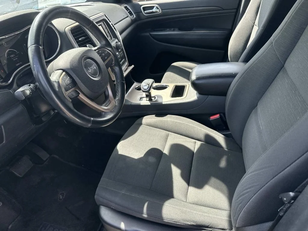 Used 2015 White/off-white Jeep Laredo image 16