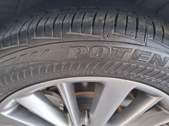 Used 2024 Gray INFINITI LUXE image 25
