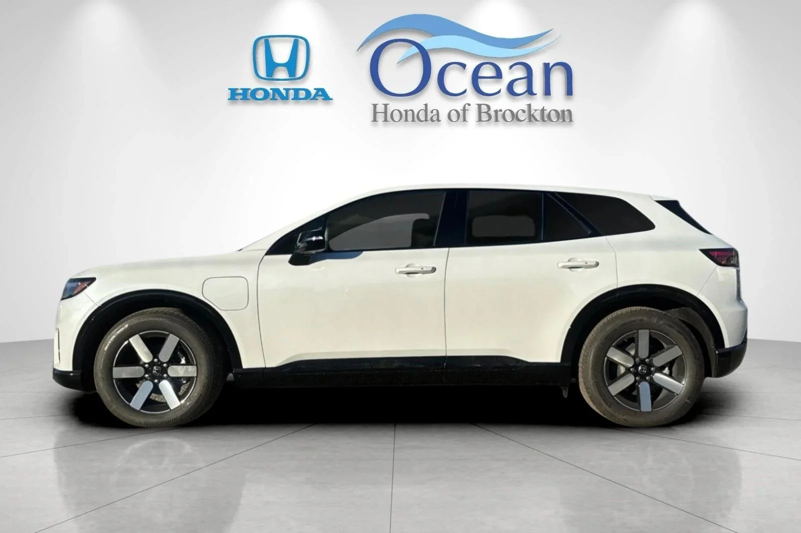New 2026 Frostline White Pearl Honda Touring image 2
