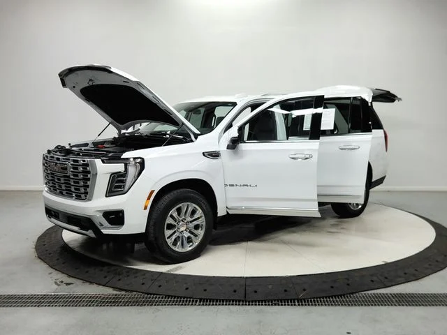 Used 2025 White GMC Denali image 12