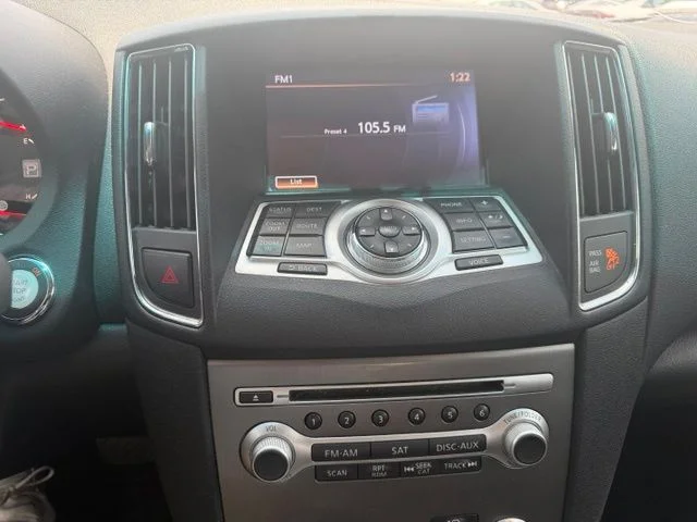 Used 2014 Red Nissan 3.5 SV image 16