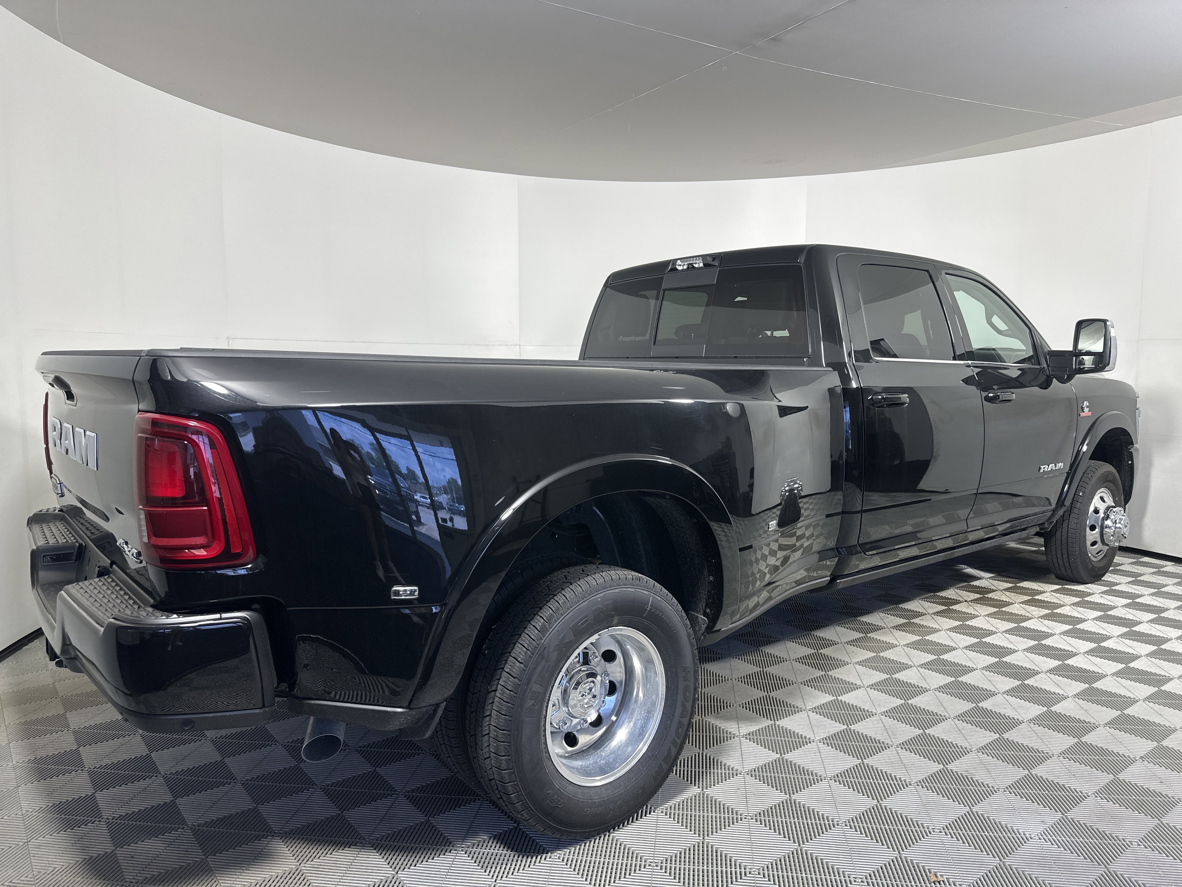 2025 RAM 3500 Limited/Longhorn - Photo 7