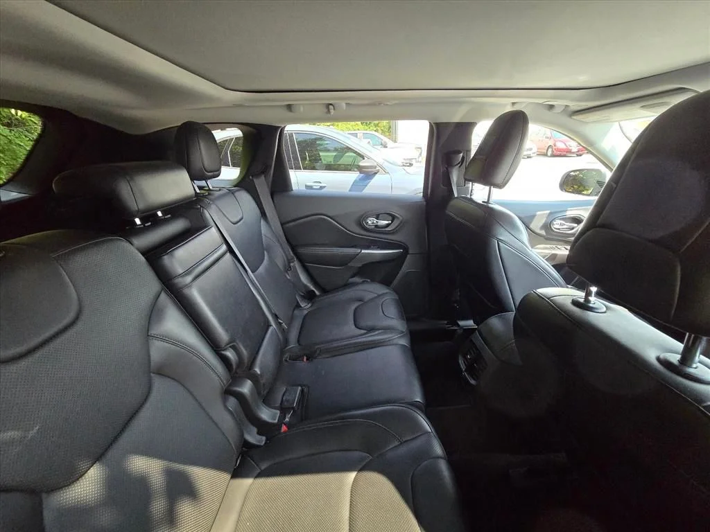 Used 2019 White Jeep Limited image 8