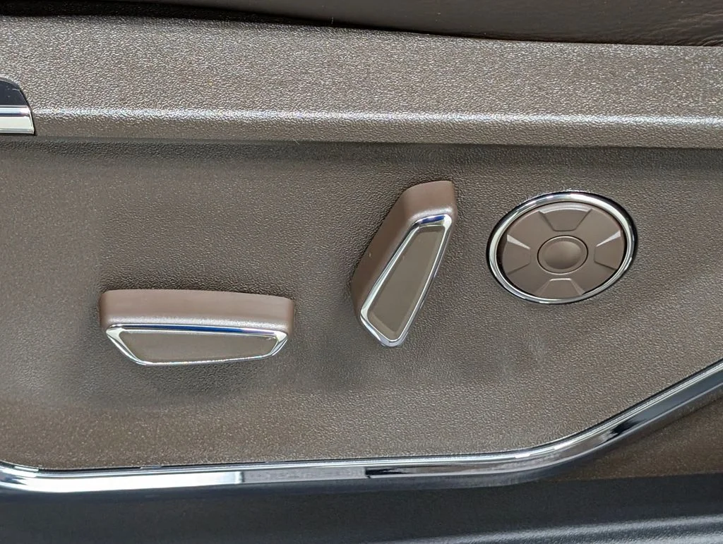 New 2026 Star White Metallic Tri-Coat Ford King Ranch® image 16