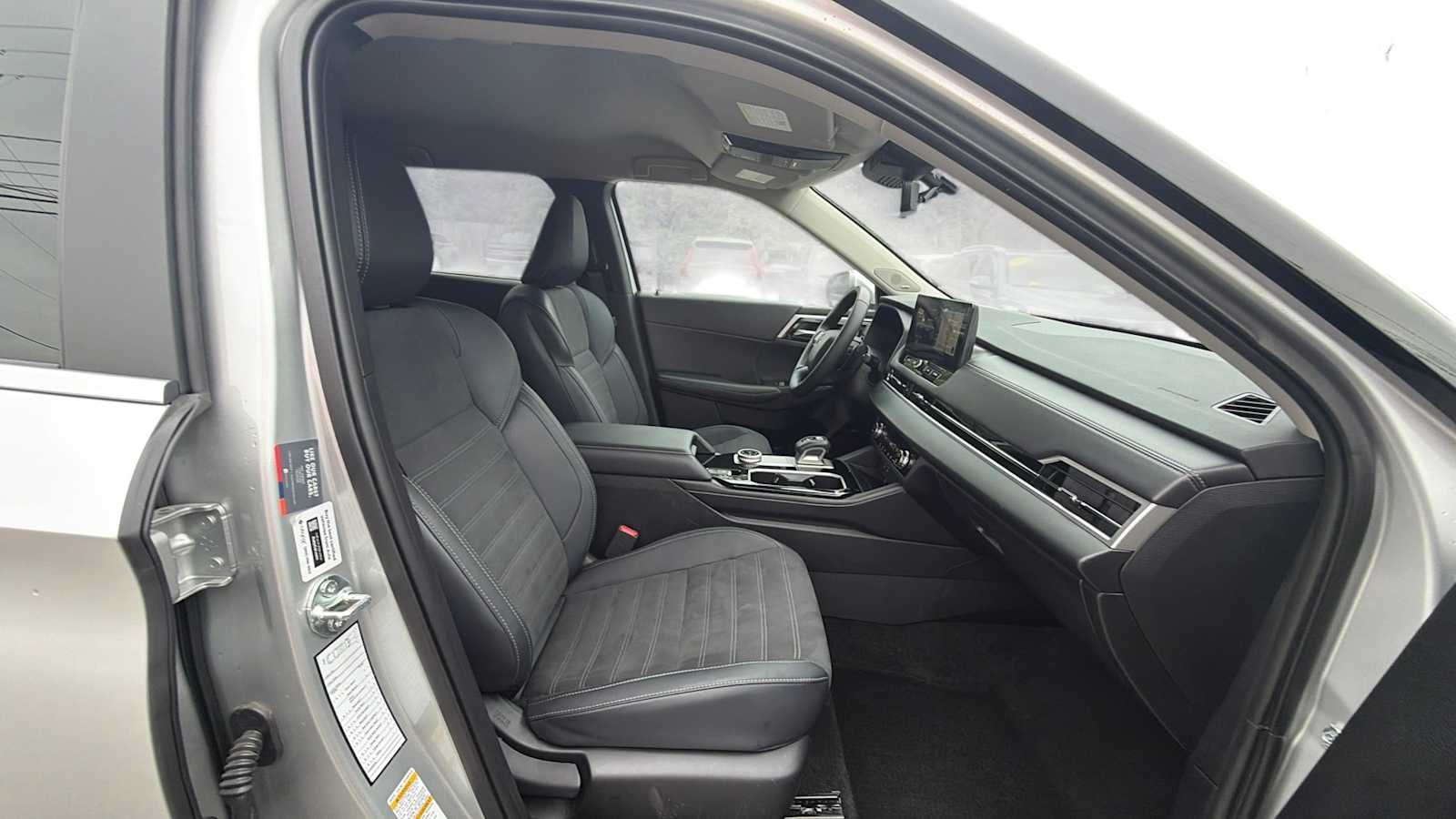 Used 2025 Alloy Silver Metallic Mitsubishi SE image 22