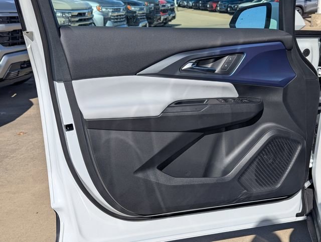 New 2026 Summit White Chevrolet LT image 12