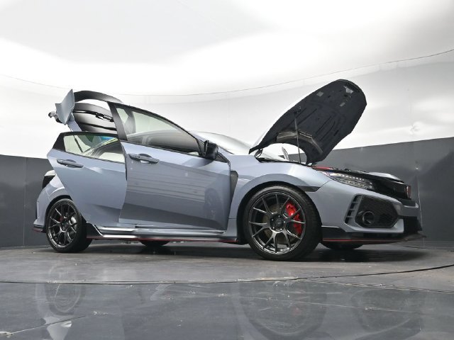 Certified Used 2019 Sonic Gray Pearl Honda Touring image 31