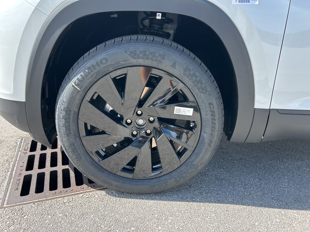 New 2026 White/off-white Volkswagen SE w/Technology image 55