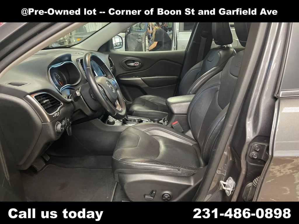 Used 2019 Gray Jeep Limited image 14