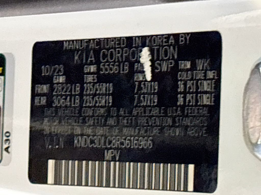 Used 2024 White Kia Light image 25