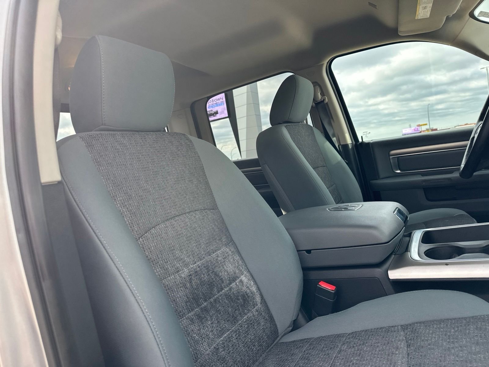 Used 2017 Silver Ram Big Horn image 38