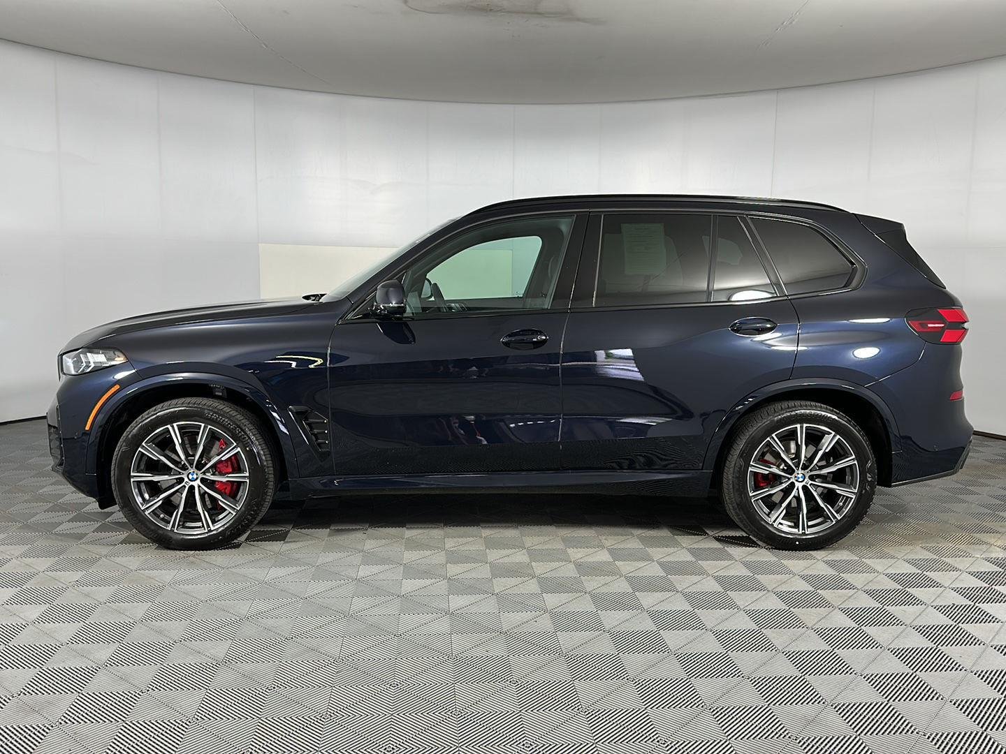 New 2026 Carbon Black Metallic BMW xDrive40i image 7