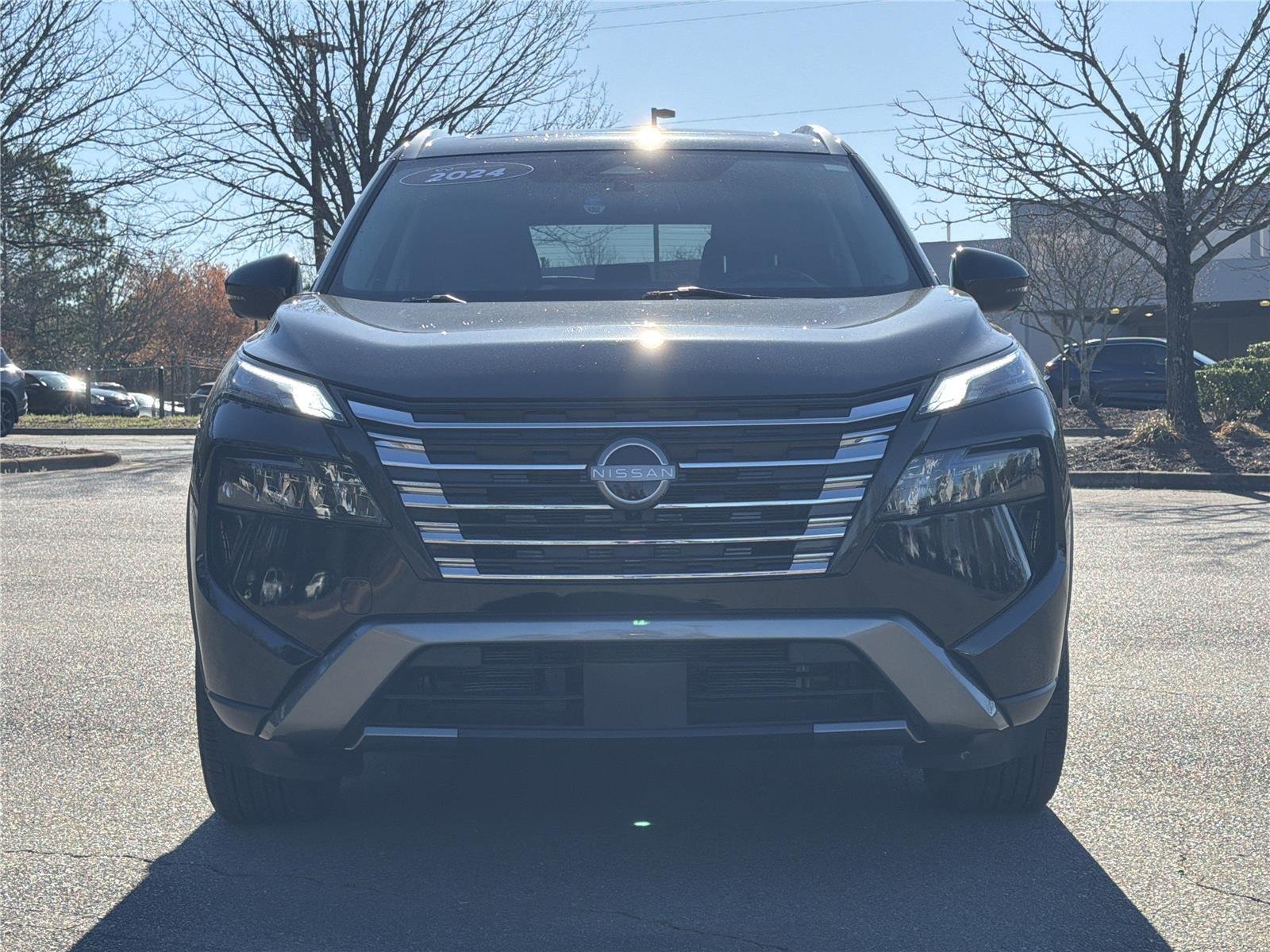 Used 2024 Super Black Nissan SL image 31