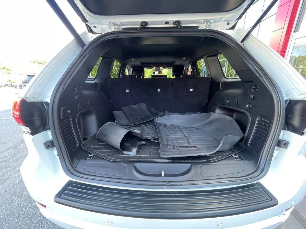 Used 2022 White Jeep Laredo X image 24