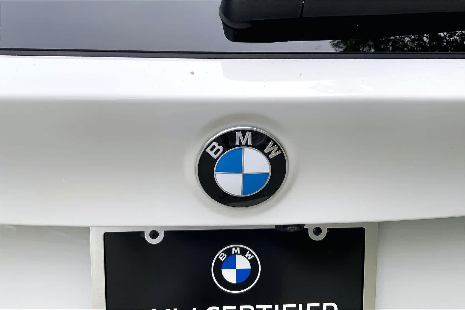 Used 2024 Alpine White BMW xDrive30i image 30