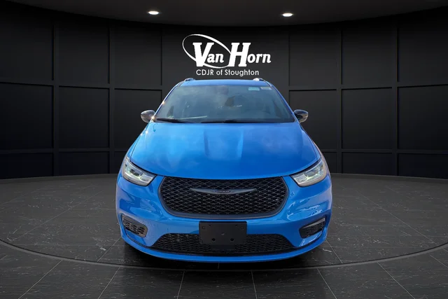 New 2026 Hydro Blue Pearl-Coat Exterior Paint Chrysler Select image 10