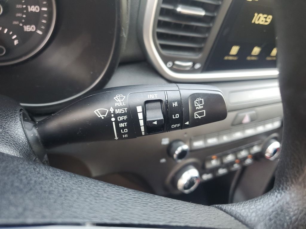 Used 2022 Snow White Pearl Kia LX image 12