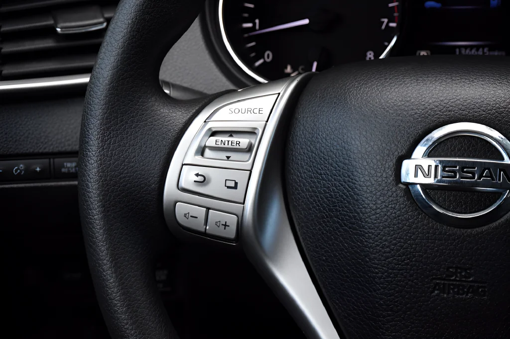 Used 2016 Gray Nissan SV image 18