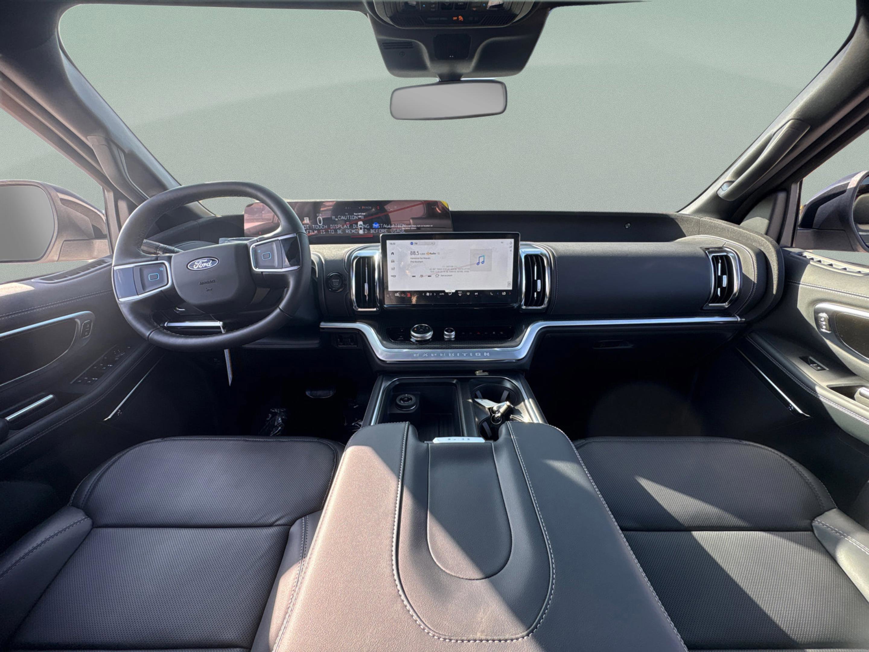 New 2026 Star White Metallic Tri-Coat Ford MAX Platinum® image 17
