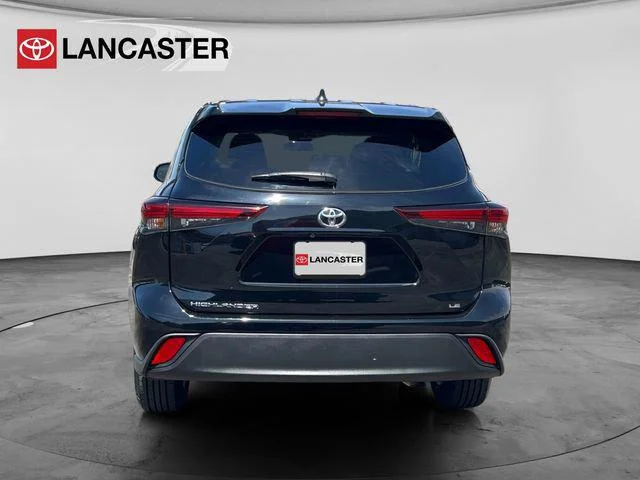 2025 Toyota Highlander LE - Photo 36