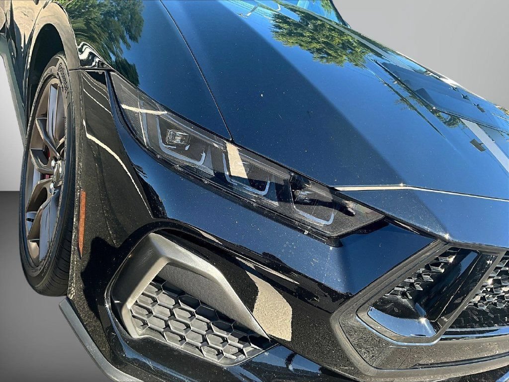Used 2025 Black Ford GT Premium image 33