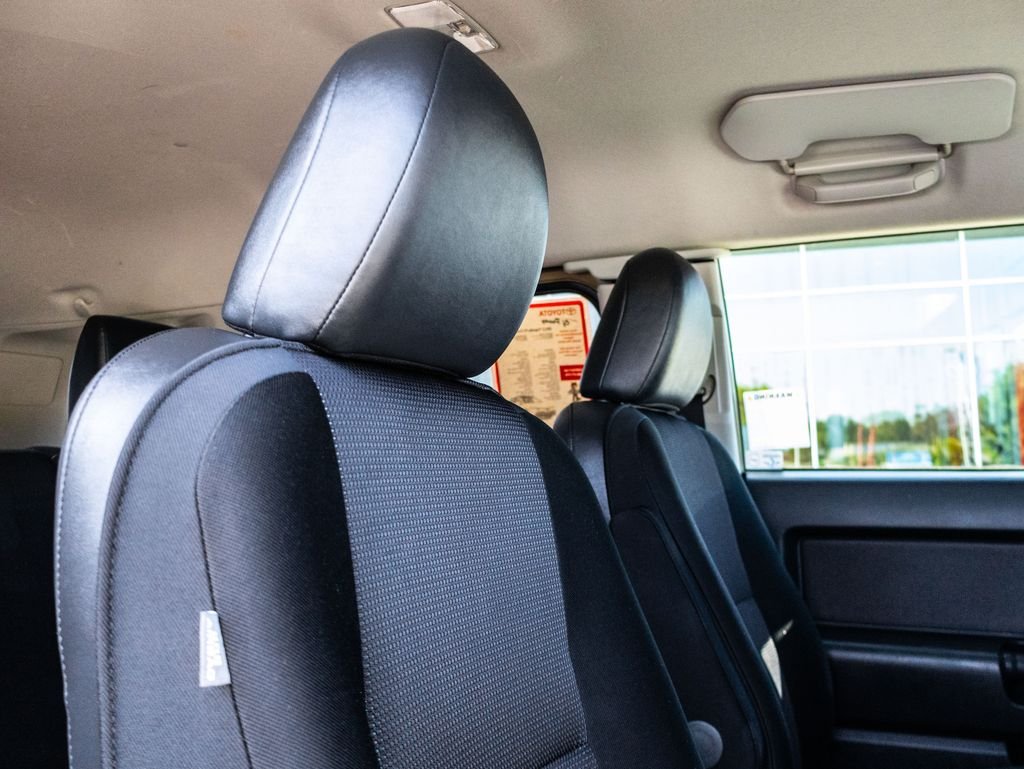 Used 2012  Toyota Base image 28