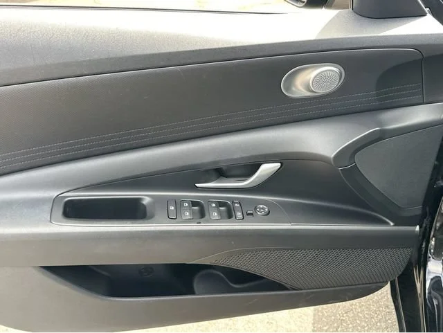 2021 Hyundai Elantra SE - Photo 28