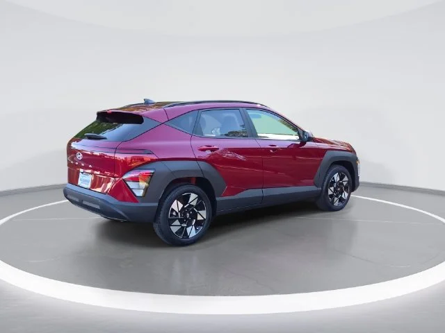 Used 2025 Red Hyundai SEL Convenience image 8
