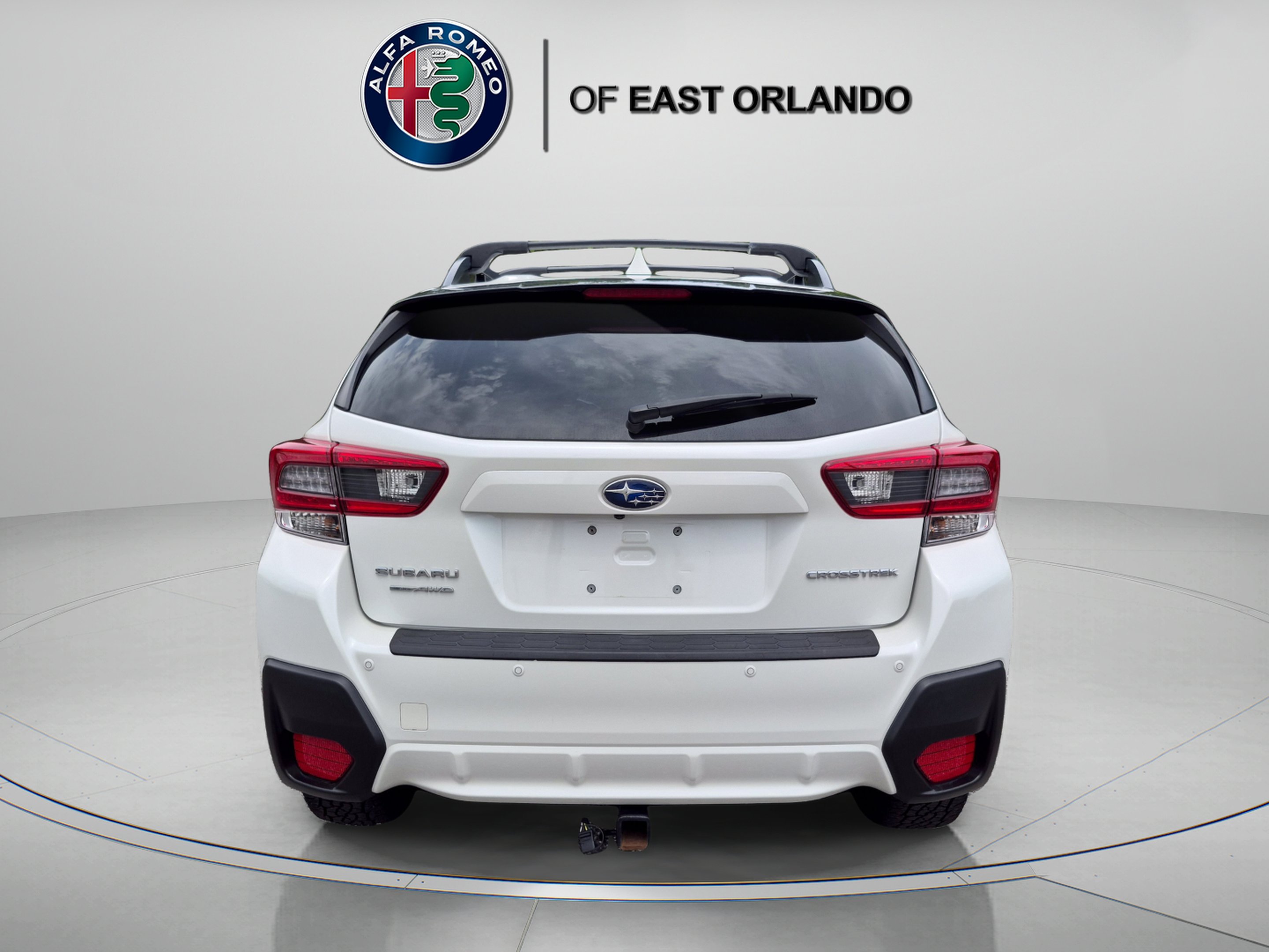 Used 2022 Crystal White Pearl Subaru Limited image 6